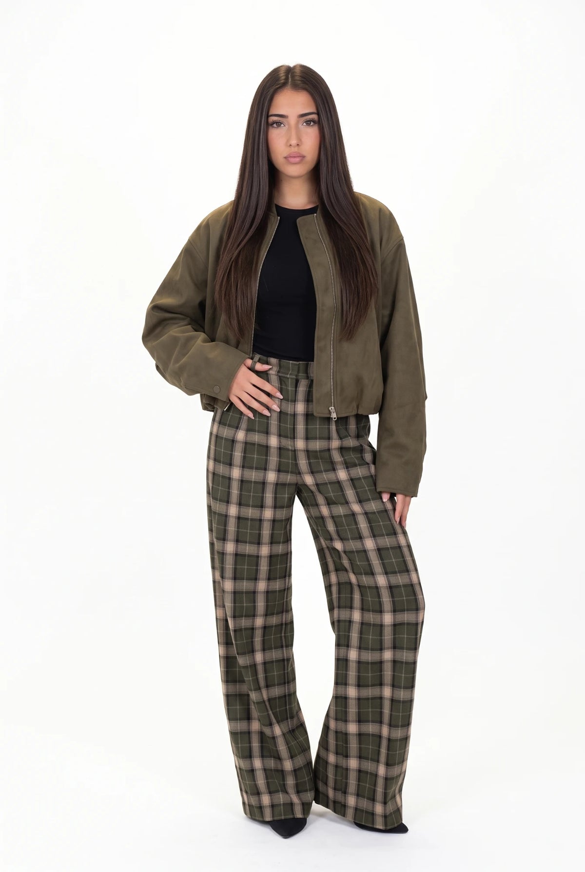 Bergamo Plaid Trousers - look con chaqueta abierta